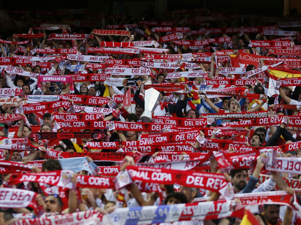 Hooligans des FC Sevilla verletzten einen Juve-Fan