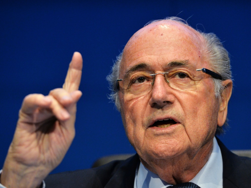 Joseph Blatter fordert eine Suspendierung von Constantin