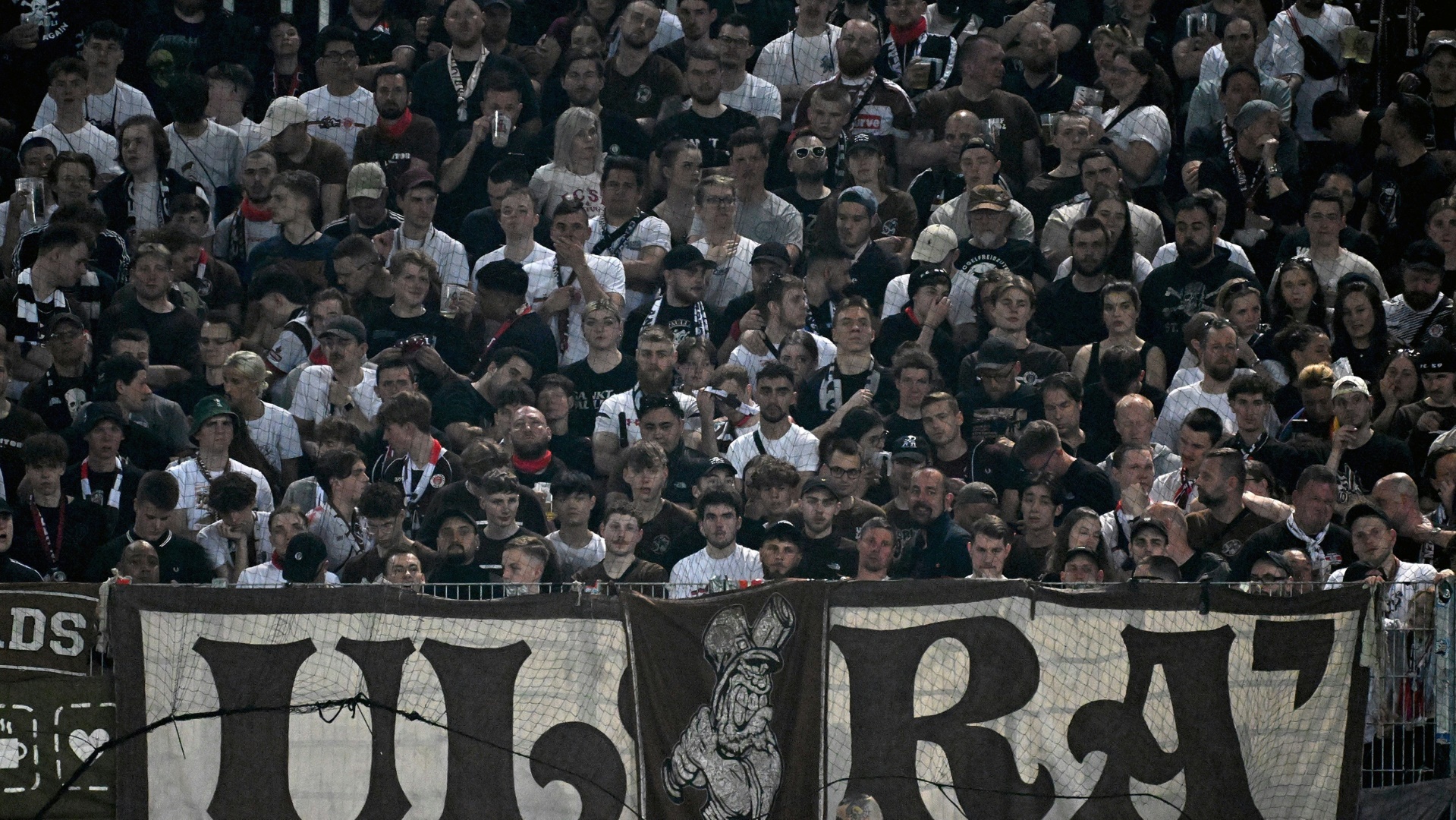 Die Fans des FC St. Pauli trauern um einen der Ihren