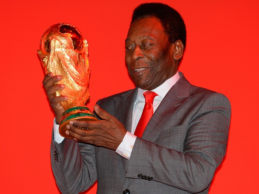 Pelé hat persönliche Erinnerungsstücke versteigert Pelé hat persönliche Erinnerungsstücke versteigert