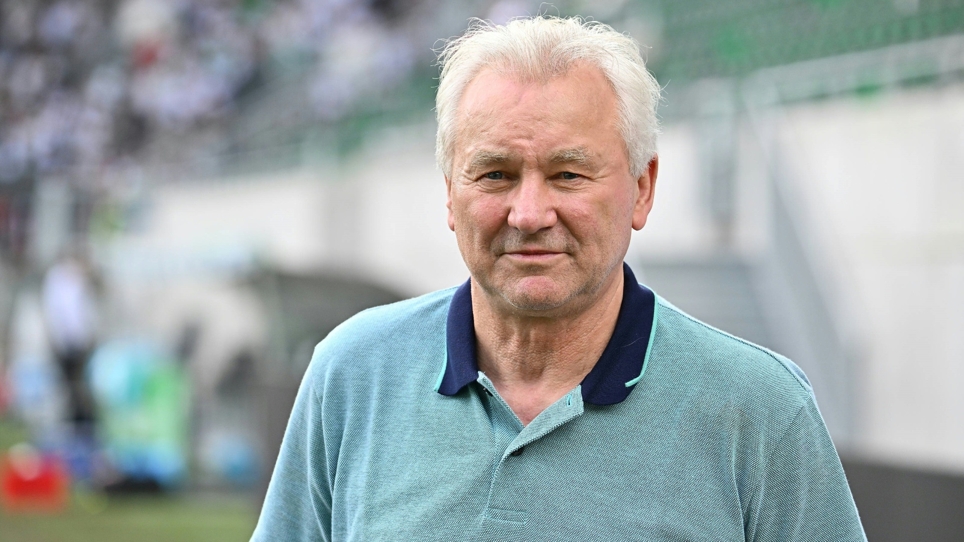 Benno Möhlmann fordert mehr Zeit für Trainer Benno Möhlmann fordert mehr Zeit für Trainer
