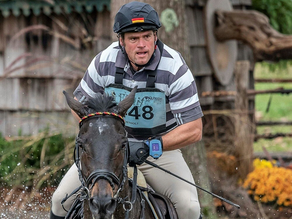 Andreas Ostholt beim Geländeritt mit 8,4 Fehlerpunkten Andreas Ostholt beim Geländeritt mit 8,4 Fehlerpunkten