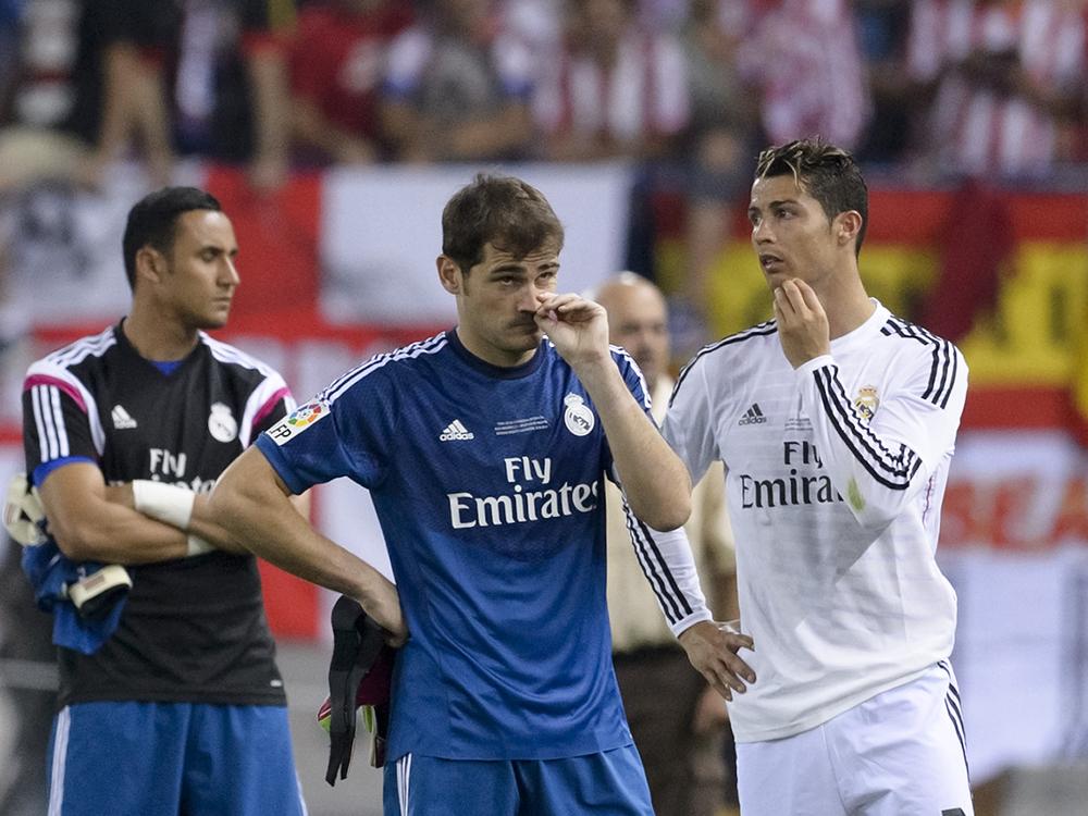 Iker Casillas (M.) soll nicht begeistert sein wegen Ronaldos Feier