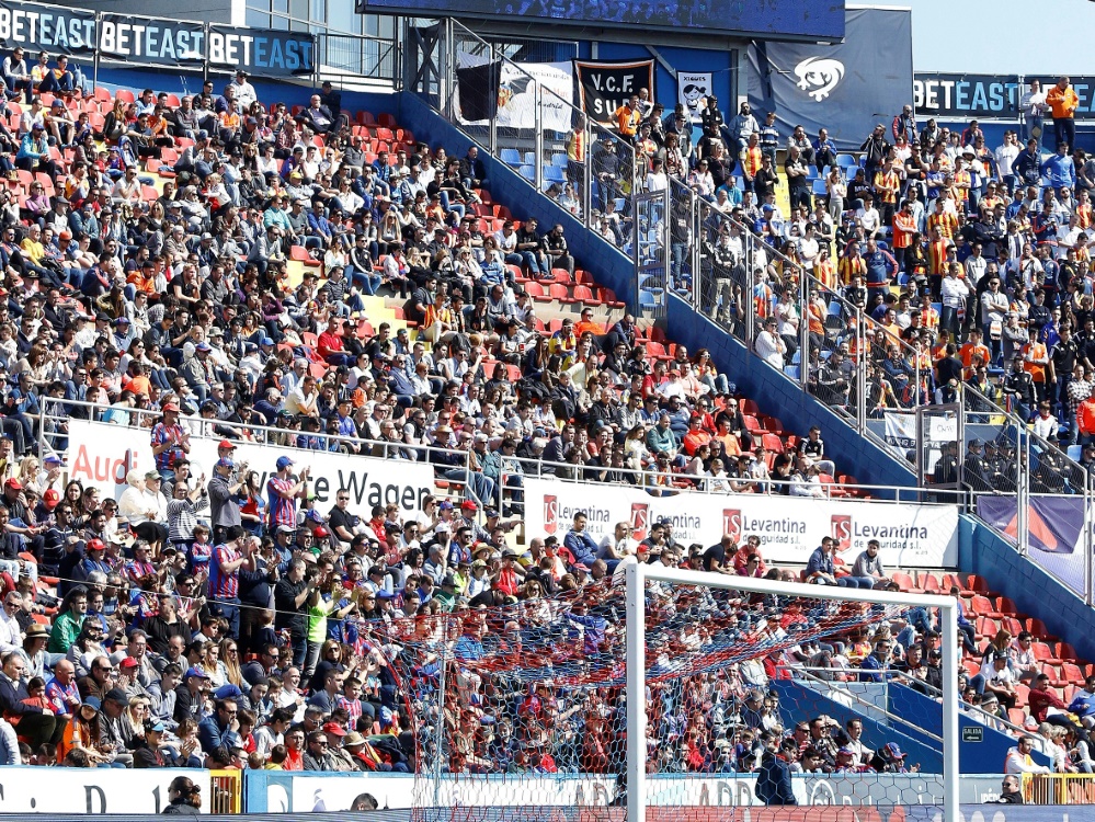 Levante bedankt sich nach Wiederaufstieg bei 12.500 Fans