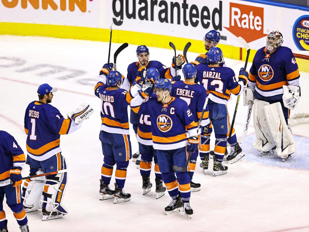 Die Islanders führen in der Serie mit 2:1 Die Islanders führen in der Serie mit 2:1