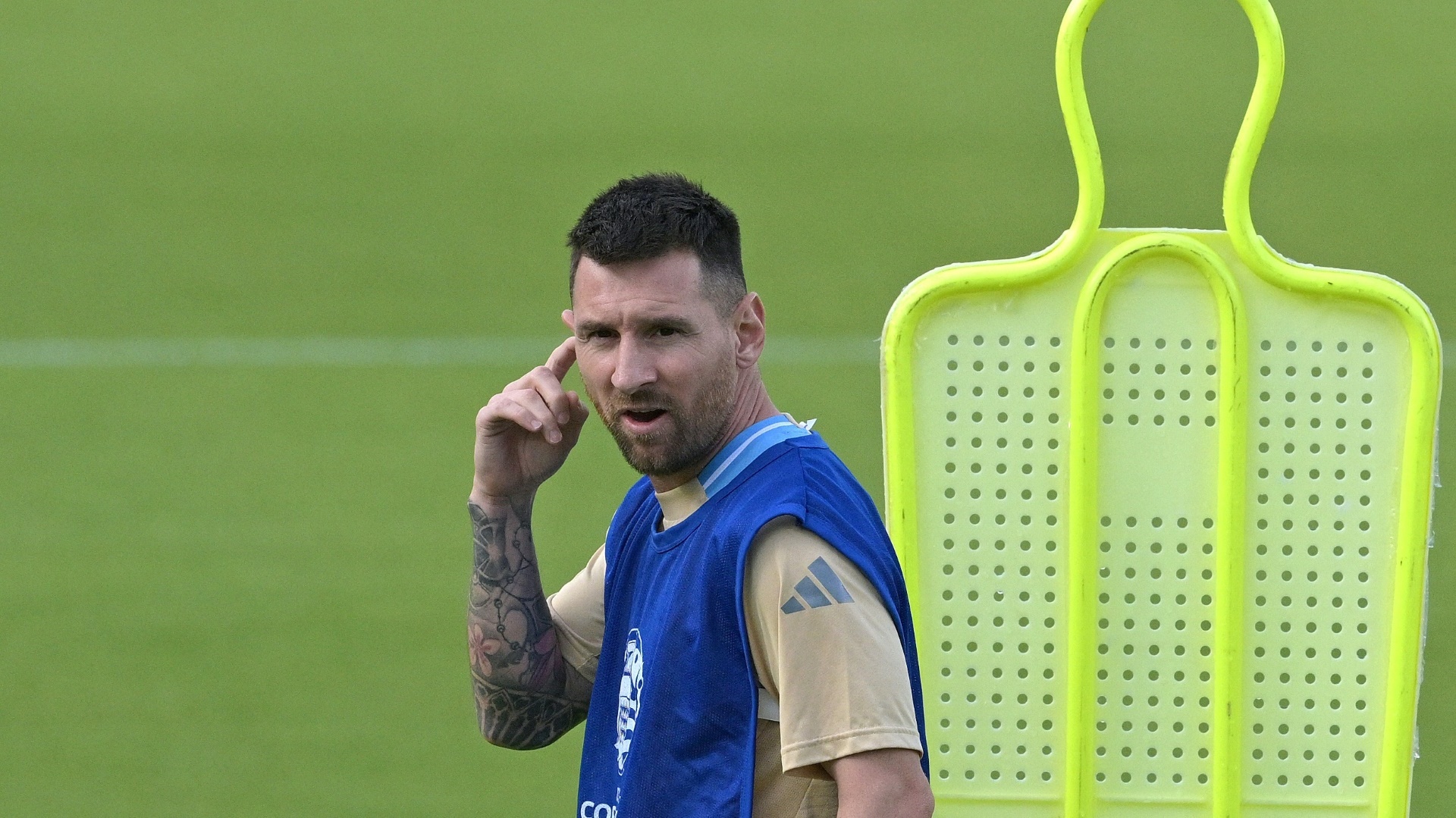 Argentinien bangt vor dem Viertelfinale der Copa America um den Einsatz von Lionel Messi Argentinien bangt vor dem Viertelfinale der Copa America um den Einsatz von Lionel Messi