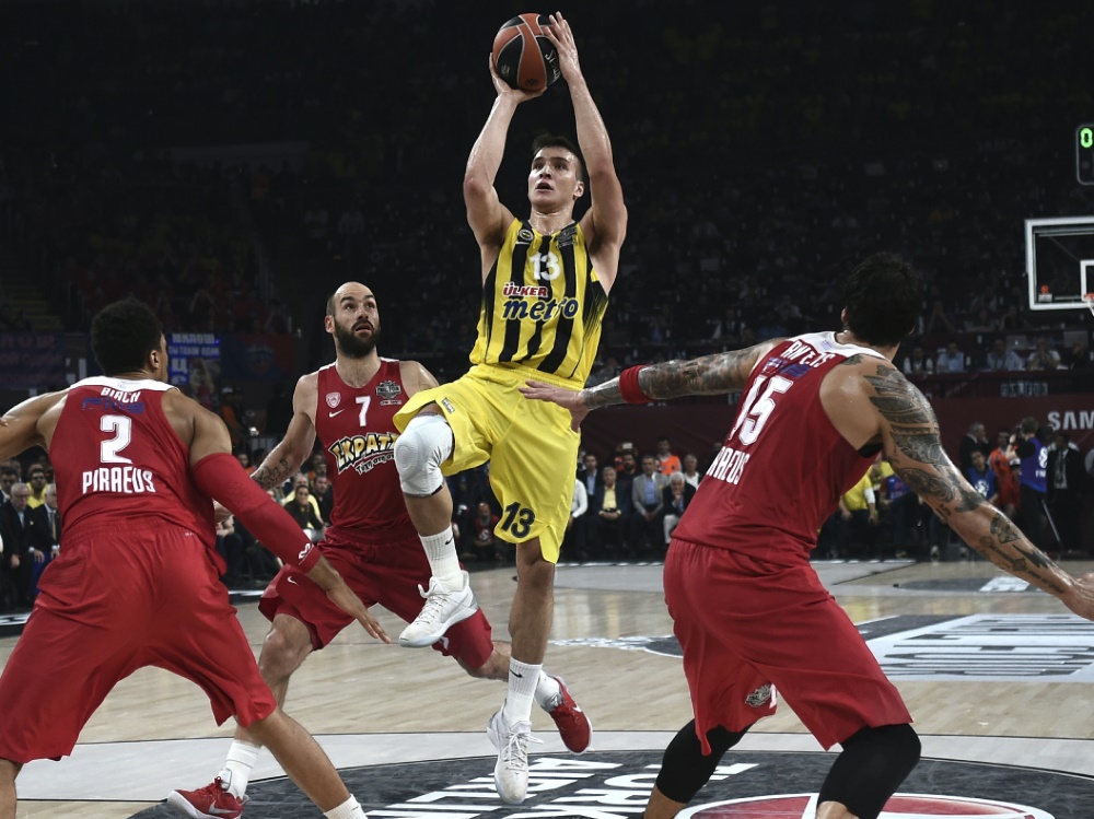 Von Istanbul nach Sacramento: Bogdan Bogdanović (2.v.r.) Von Istanbul nach Sacramento: Bogdan Bogdanović (2.v.r.)