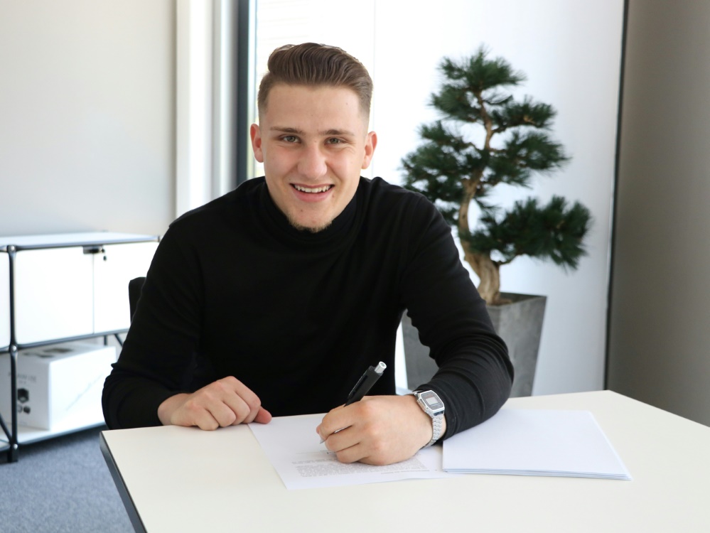 Stürmer Mick Gudra unterschreibt Vertrag bei Hannover 96