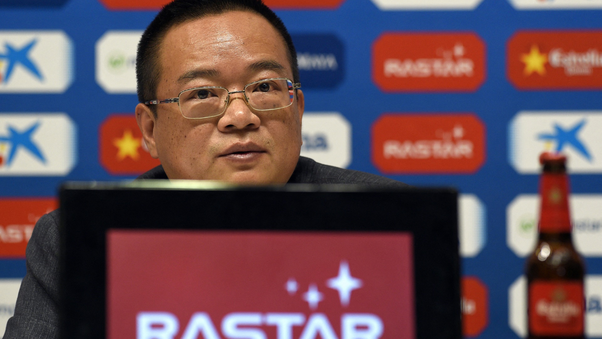 Abgedankt: Barcelonas bisheriger Besitzer Chen Yansheng Abgedankt: Barcelonas bisheriger Besitzer Chen Yansheng