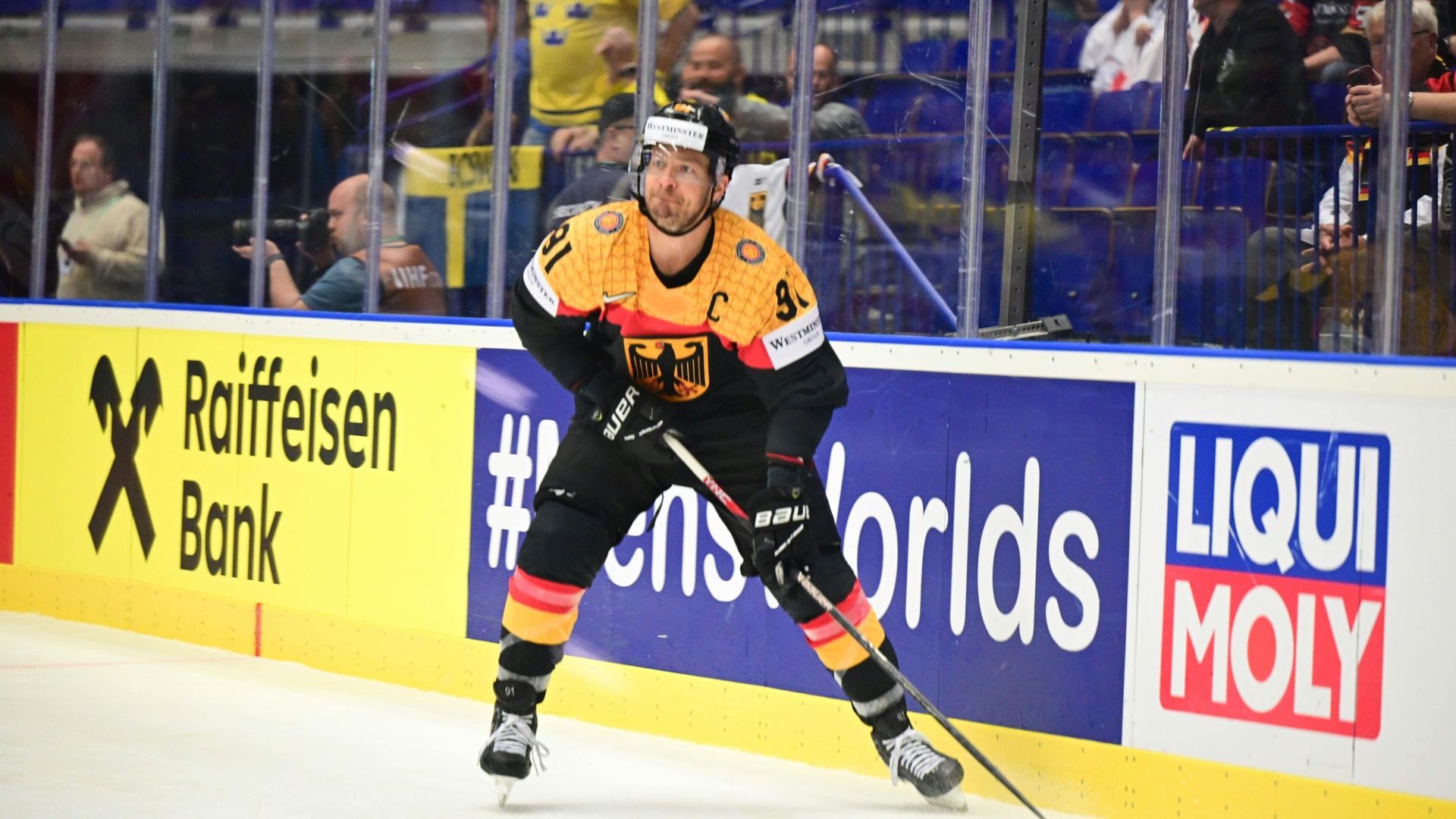 Moritz Müller will mit dem DEB-Teams ins Viertelfinale der Eishockey-WM 2024