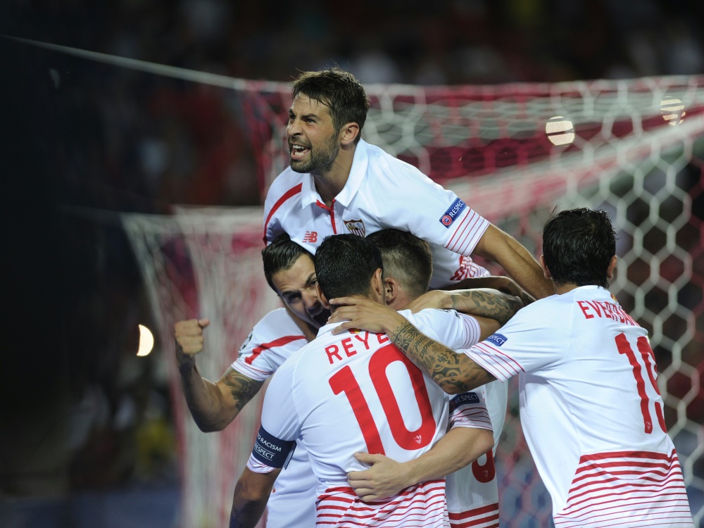 Sevilla feiert einen 3:0-Sieg gegen Gladbach