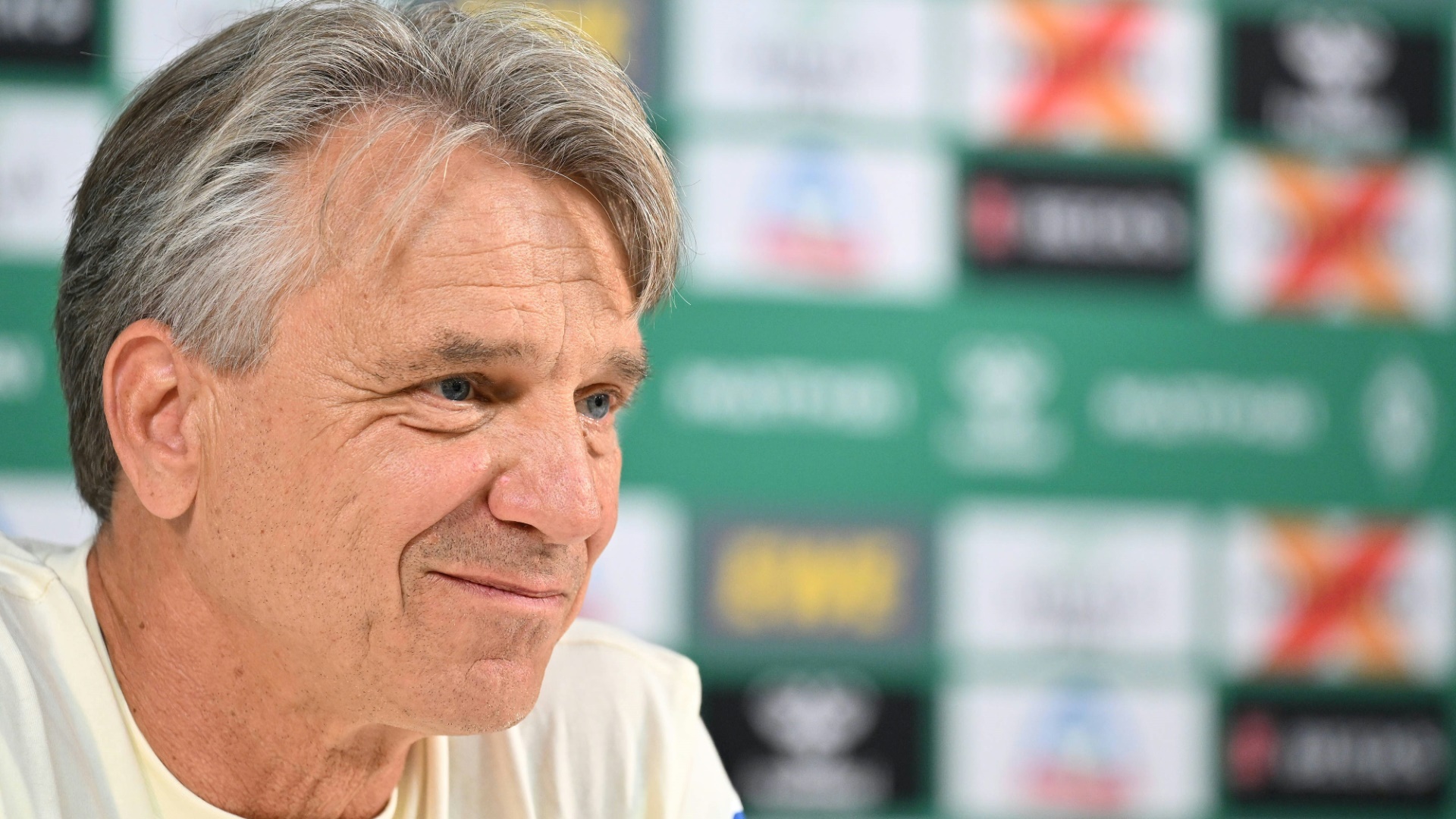 Horst Steffen trainiert Werder Bremen Horst Steffen trainiert Werder Bremen
