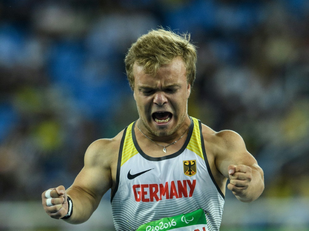 Niko Kappel stößt 14,40 Meter Niko Kappel stößt 14,40 Meter