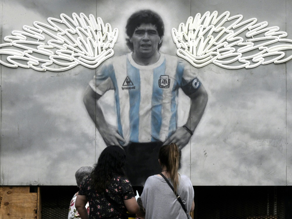 Fans können Grußbotschaften an Maradona senden