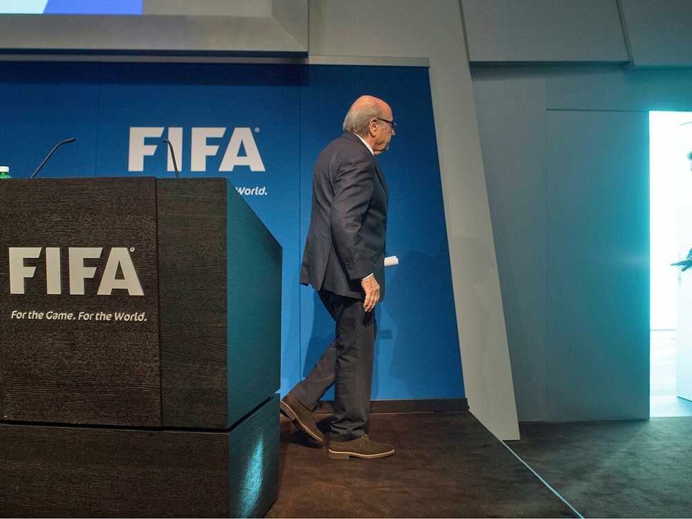 Blatters Suspendierung hinterlässt auch online Spuren