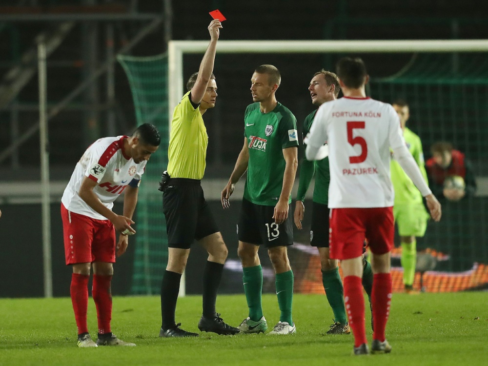 Fortuna Köln kam trotz Überzahl nicht zum Auswärtssieg Fortuna Köln kam trotz Überzahl nicht zum Auswärtssieg