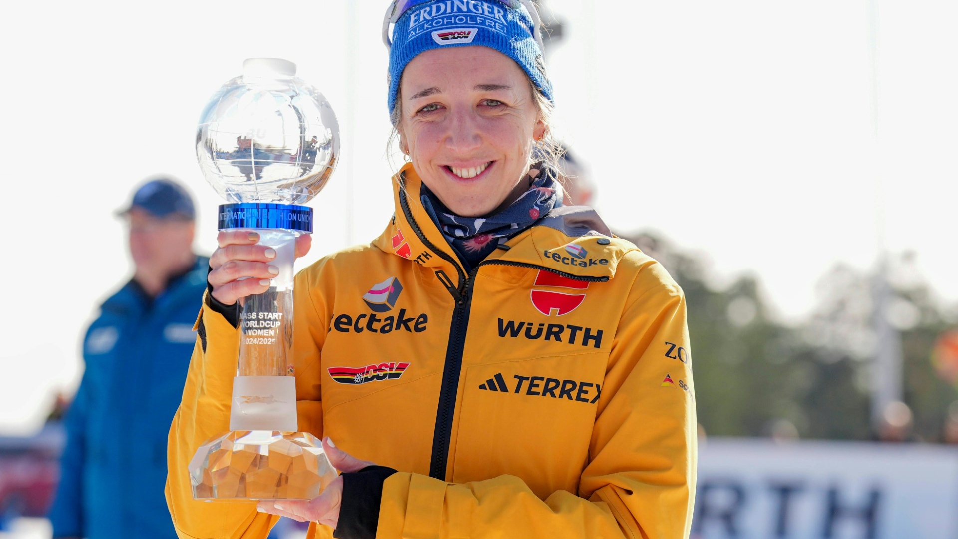 Franziska Preuß mit der großen Kristallkugel
