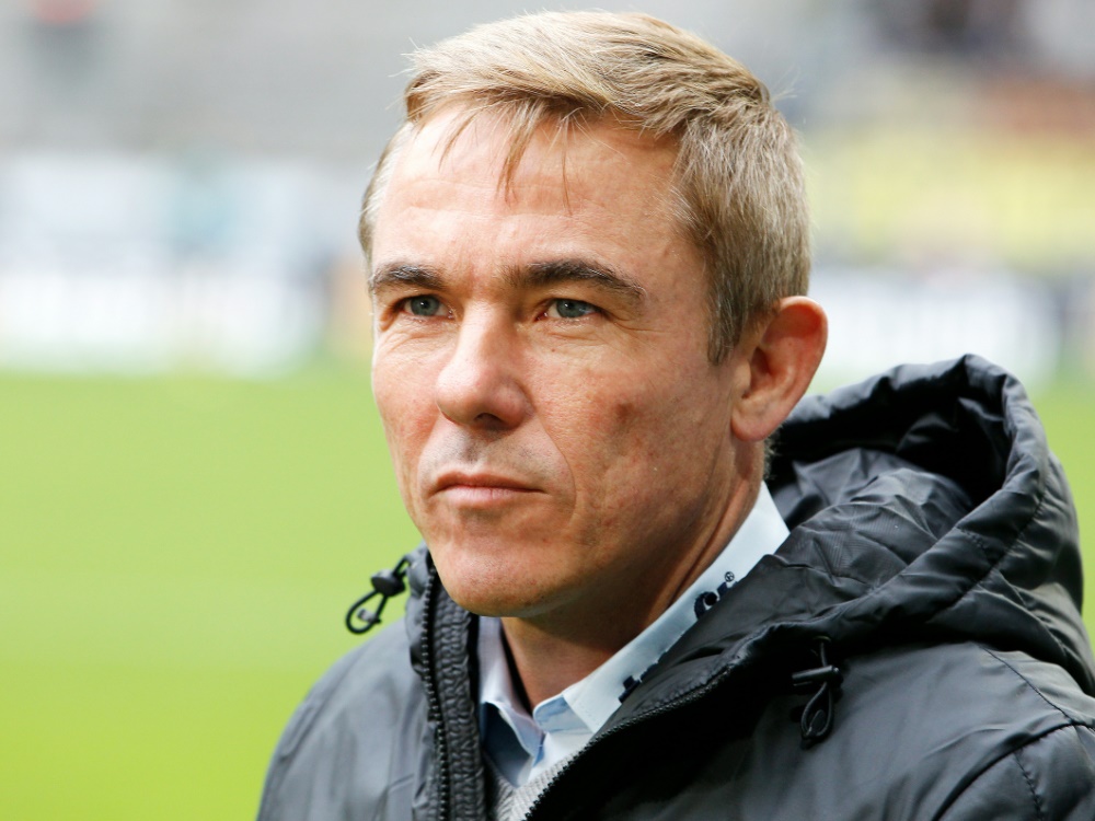 Olaf Janßen assistiert Jos Luhukay beim VfB Stuttgart Olaf Janßen assistiert Jos Luhukay beim VfB Stuttgart