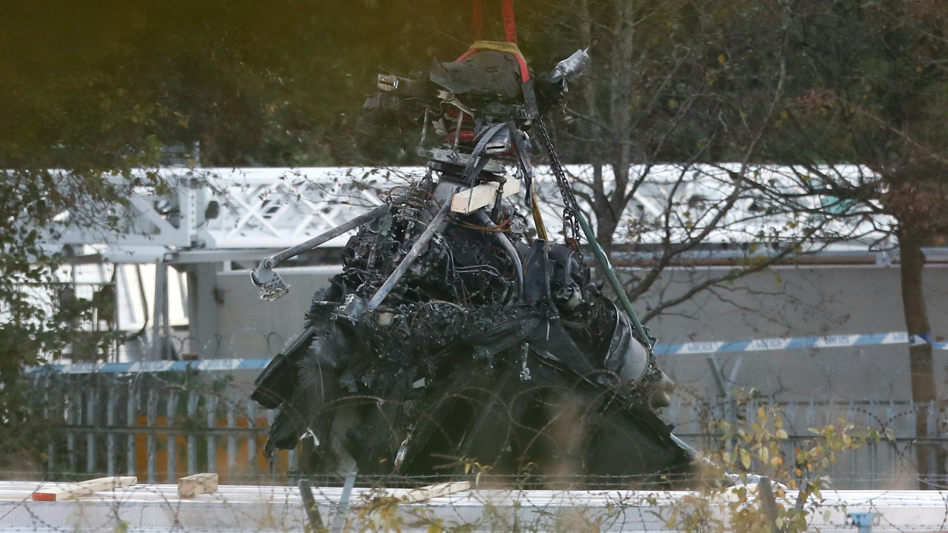 Der Hubschrauber brannte völlig aus Der Hubschrauber brannte völlig aus