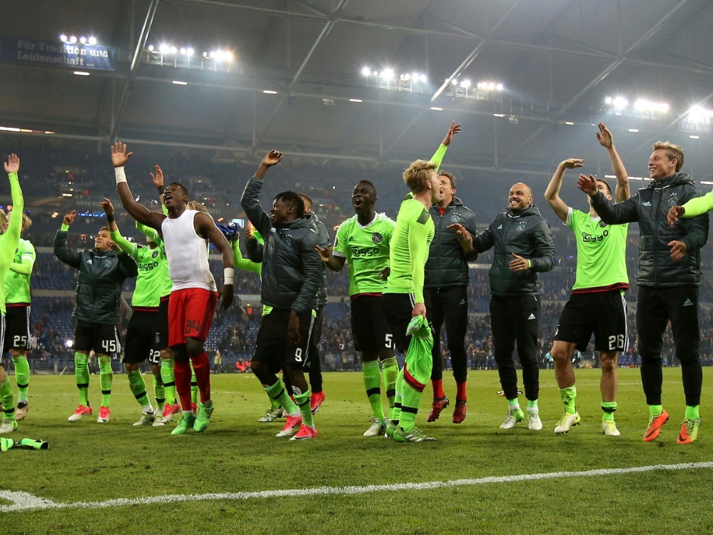 Ajax steht in der Runde der letzten Vier und feierte ausgelassen