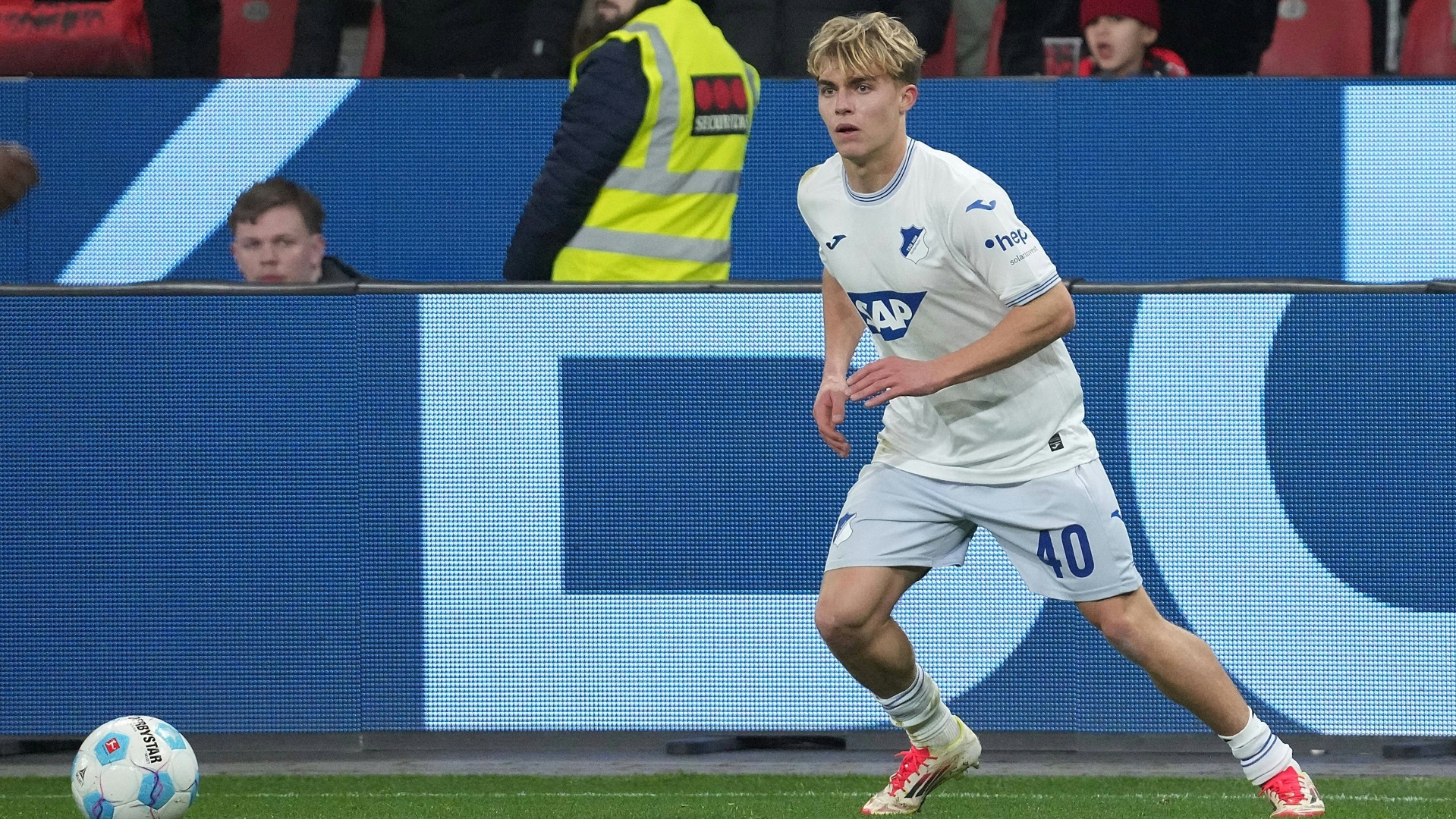 Bleibt langfristig bei Hoffenheim: Hennes Behrens Bleibt langfristig bei Hoffenheim: Hennes Behrens