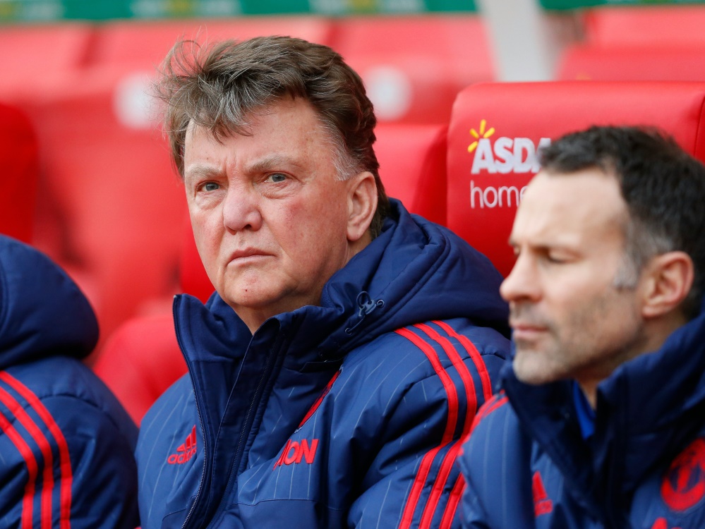 Die Zukunft von van Gaal entscheidet sich womöglich am Montag Die Zukunft von van Gaal entscheidet sich womöglich am Montag
