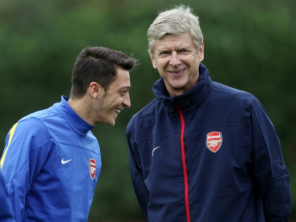Wenger: Mesut Özil findet zu alter Stärke zurück Wenger: Mesut Özil findet zu alter Stärke zurück