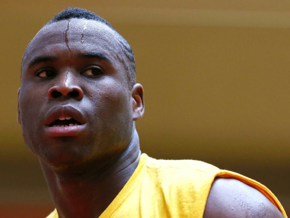 Adonis Stevenson ist derzeit in einer Intensivstation Adonis Stevenson ist derzeit in einer Intensivstation