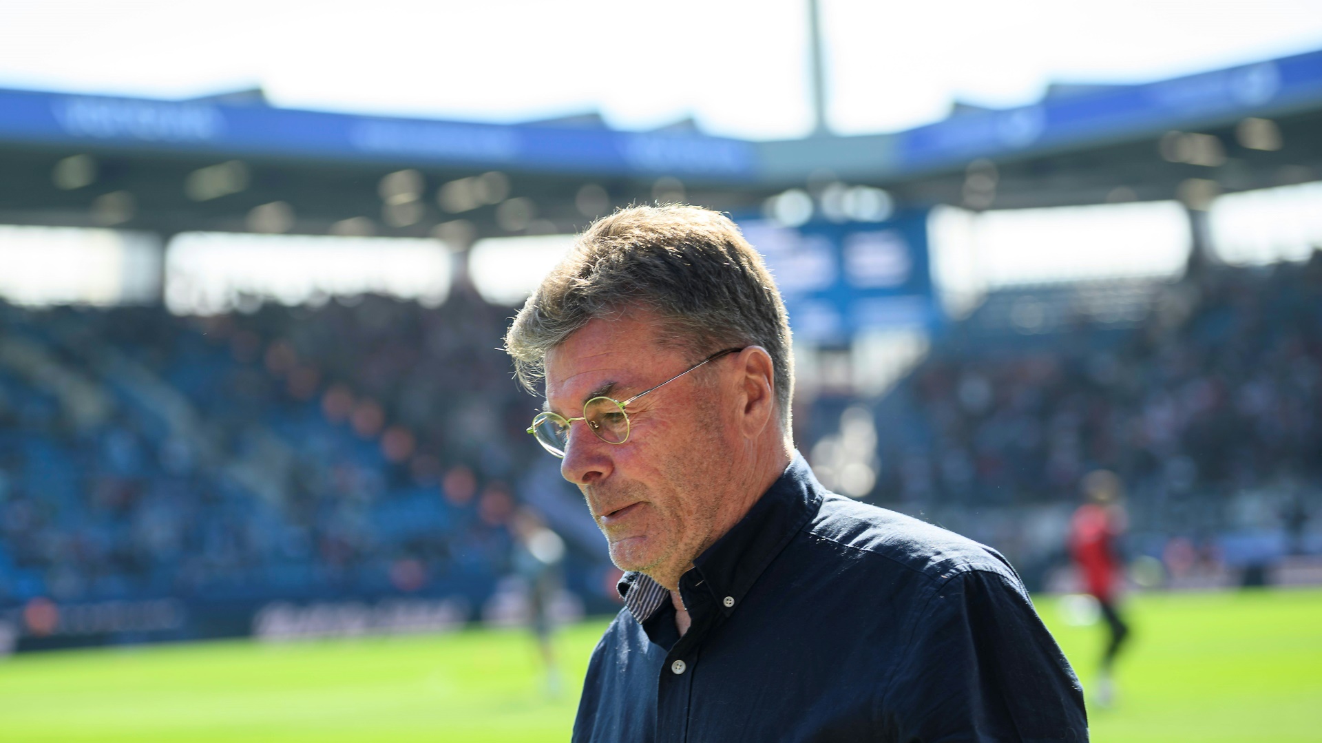 Nachdenklich: Bochums Trainer Dieter Hecking Nachdenklich: Bochums Trainer Dieter Hecking