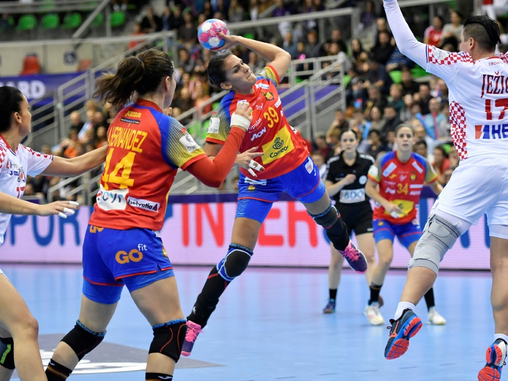Almudena Rodriguez (M.) unterschreibt bis 2020 Almudena Rodriguez (M.) unterschreibt bis 2020