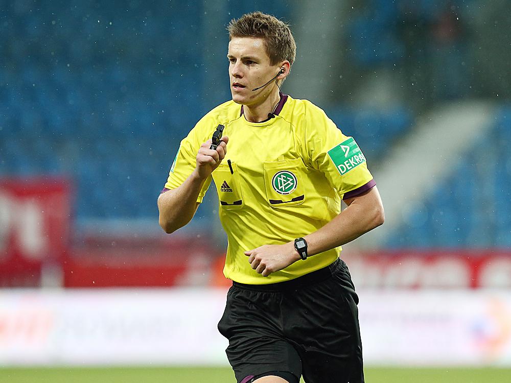Daniel Siebert ist nun offizieller FIFA-Referee