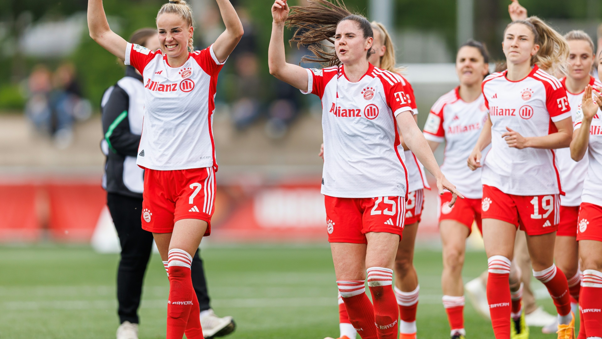 Bayern-Frauen feiern die Meisterschaft