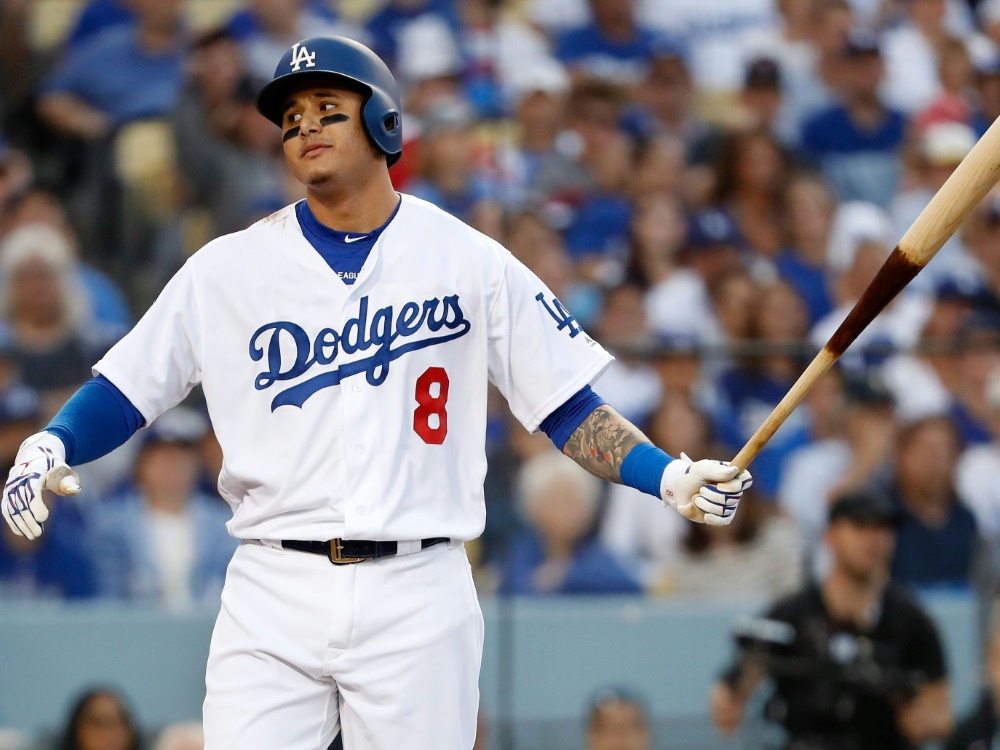 MLBStar Manny Machado von den LA Dodgers winkt RekordVertrag