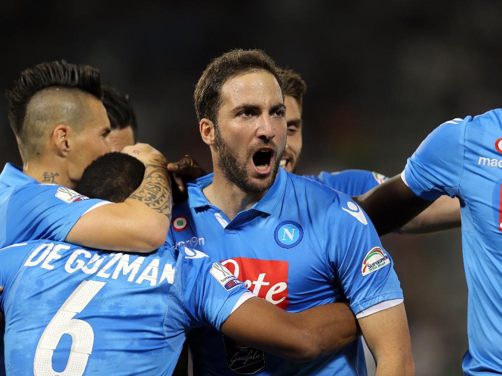 Napoli feiert den zweiten Gewinn des Supercups