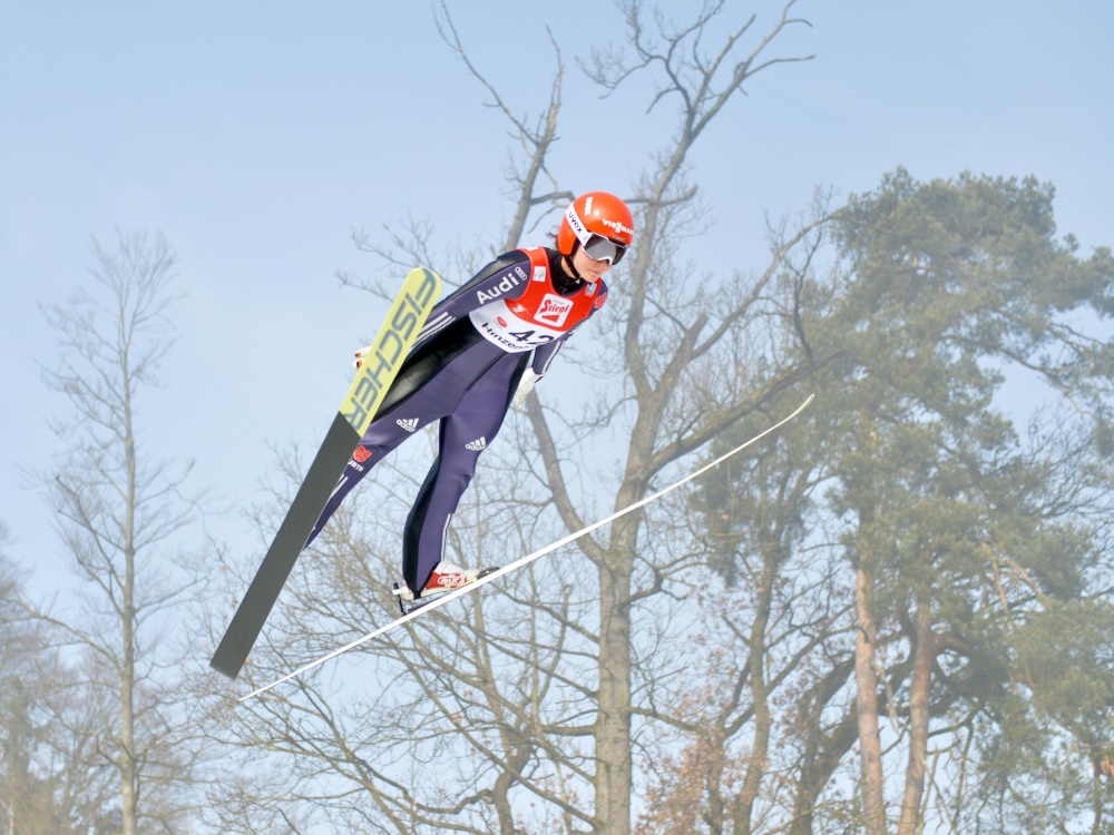 Carina Vogt wird beim Weltcup in Hinzenbach Fünfte Carina Vogt wird beim Weltcup in Hinzenbach Fünfte
