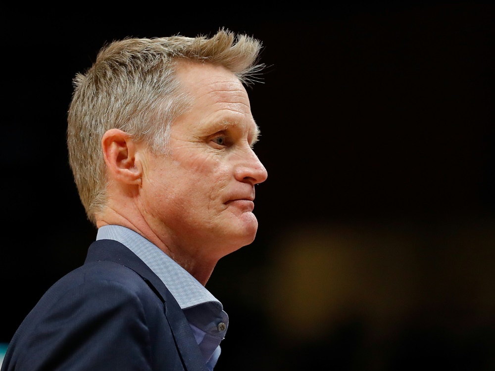 Muss 25.000 Dollar Strafe zahlen: Steve Kerr Muss 25.000 Dollar Strafe zahlen: Steve Kerr