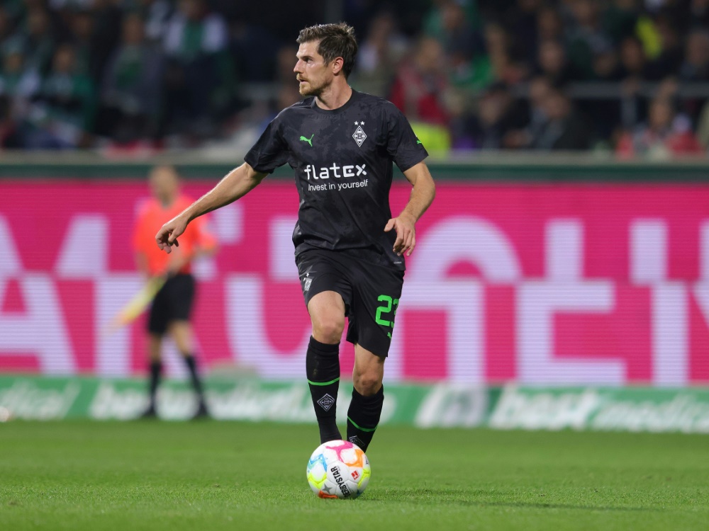 Jonas Hofmann ist wieder im Training Jonas Hofmann ist wieder im Training