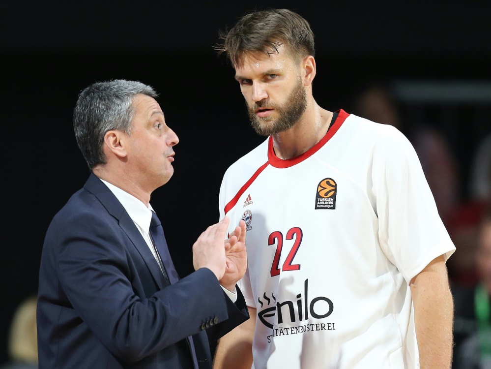 Bayern-Trainer Radonjic (l.) hadert mit der Niederlage Bayern-Trainer Radonjic (l.) hadert mit der Niederlage