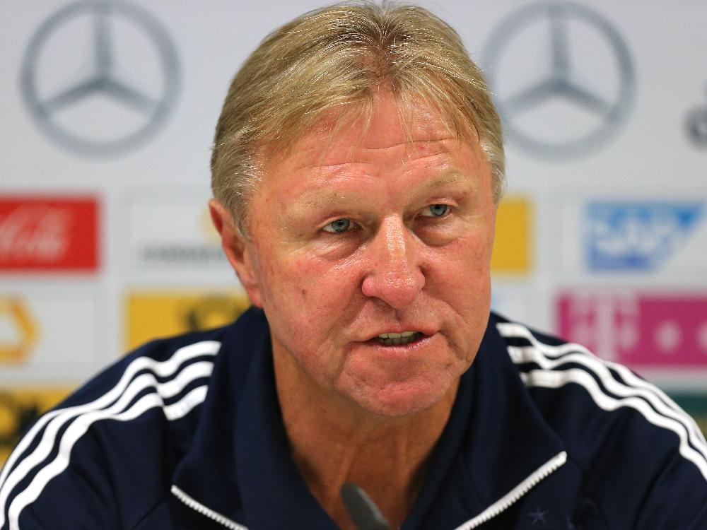 Hrubesch lässt sich nicht in die Karten schauen