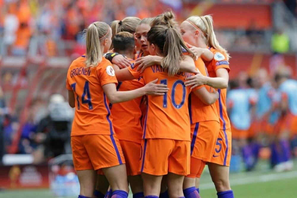 Die niederländischen Fußballerinnen schlagen Belgien 6:1