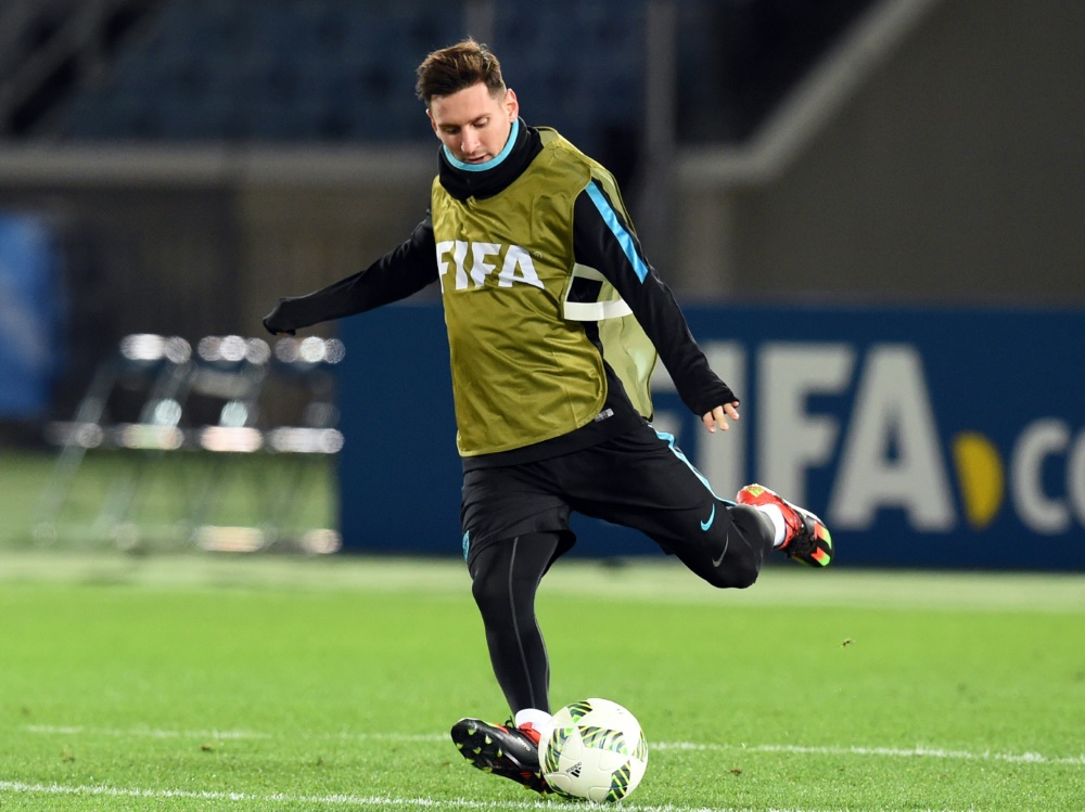 Messi ist am Flughafen attackiert worden Messi ist am Flughafen attackiert worden