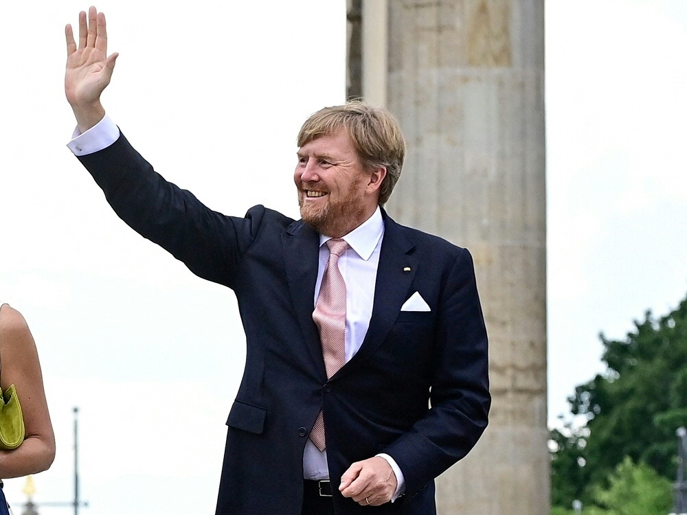 König Willem-Alexander fliegt Fans nach Prag