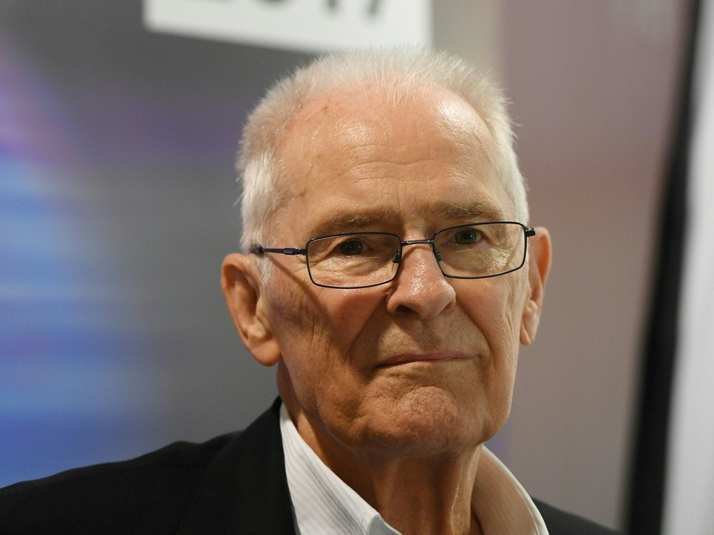 Hans Wilhelm Gäb erhält Goldene Sportpyramide Hans Wilhelm Gäb erhält Goldene Sportpyramide