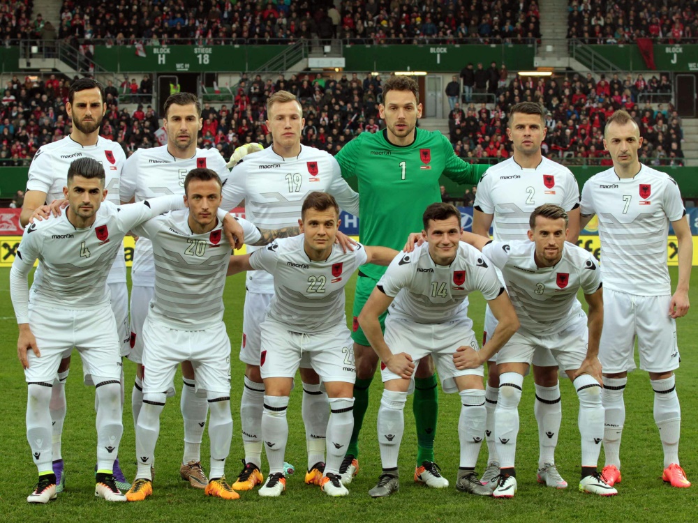Albaniens Nationalmannschaft feiert EM-Premiere