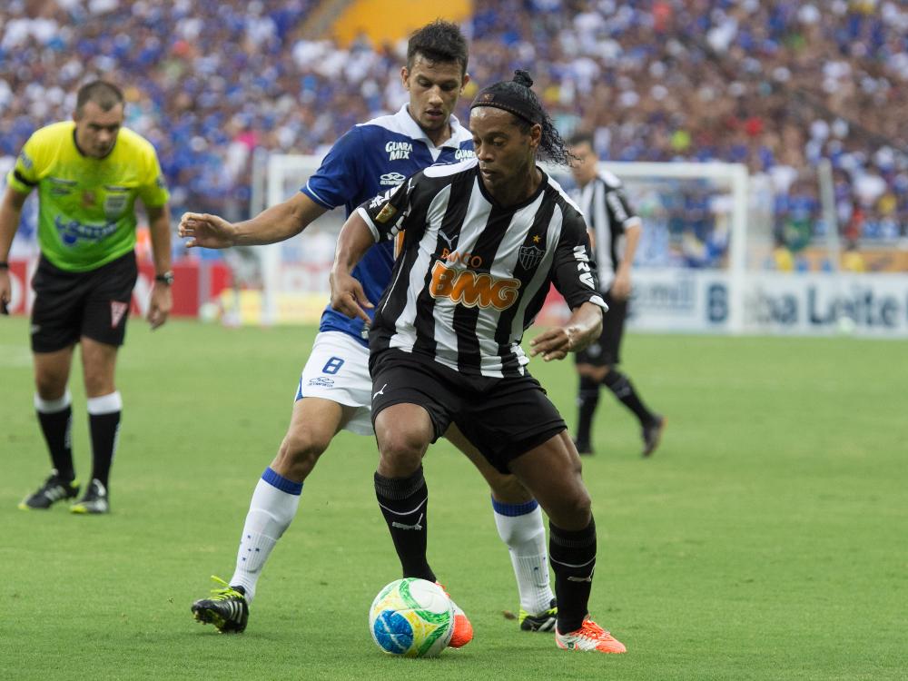 Ronaldinho unterschreibt bei Querétaro