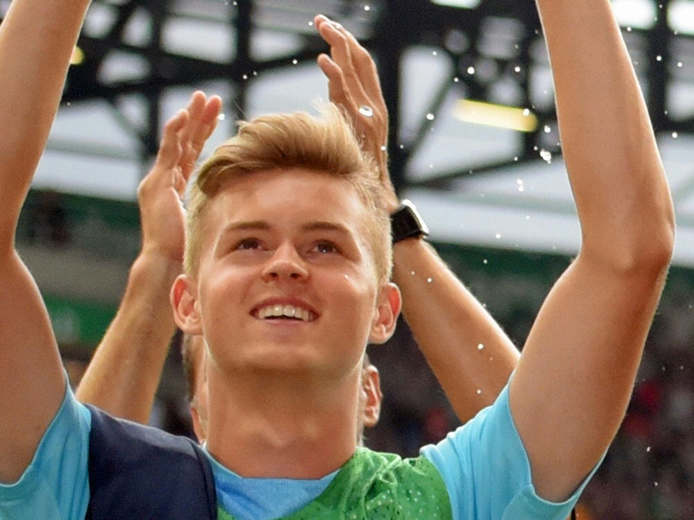 Maximilian Mittelstädt erhält Profivertrag in Berlin Maximilian Mittelstädt erhält Profivertrag in Berlin