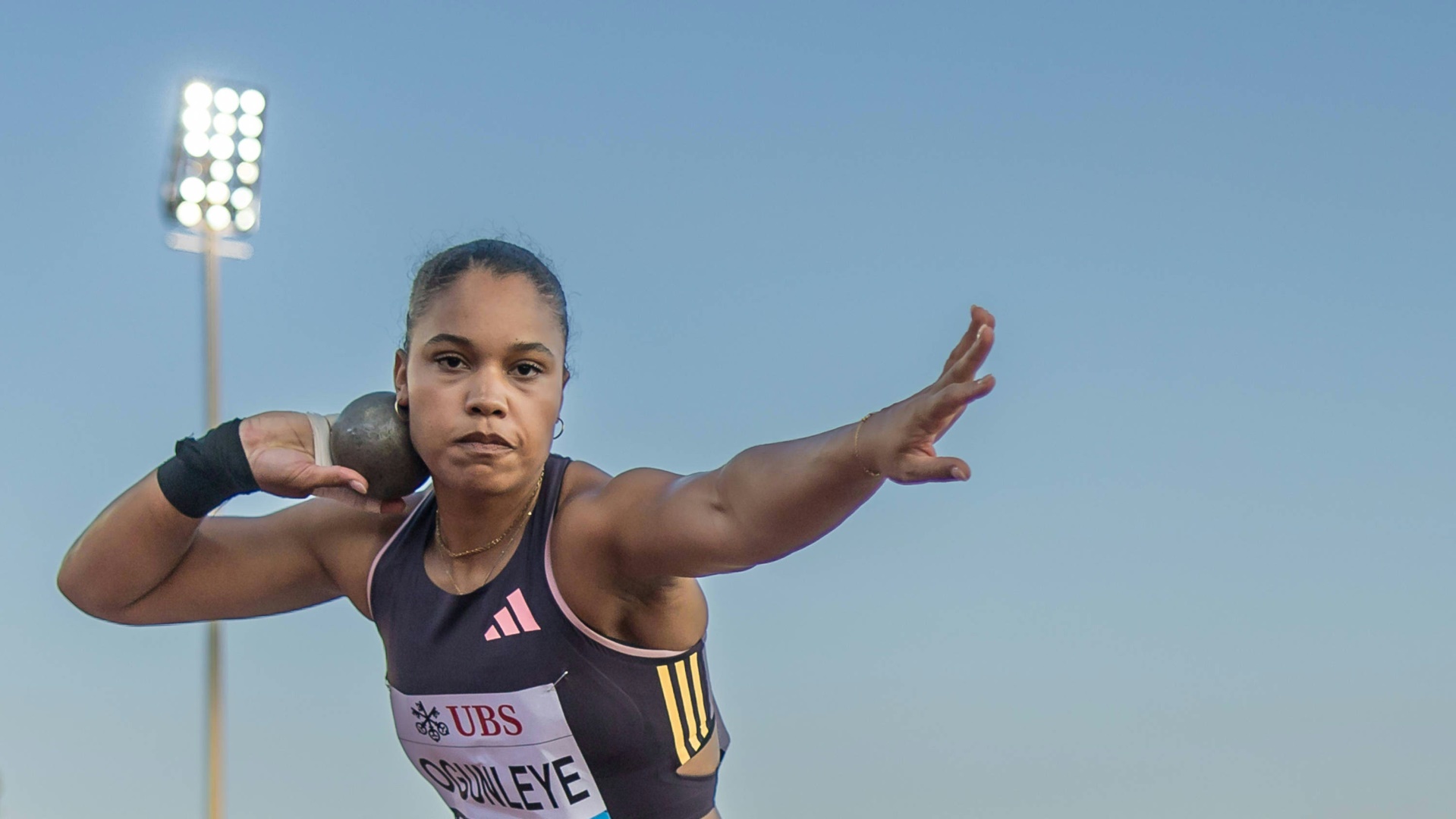 Ogunleye-auf-Platz-zwei-beim-Goldenen-Oval-