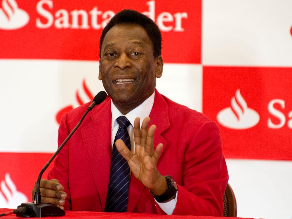 Pelé: Luiz Gustavo hat mehr Potenzial als Dante Pelé: Luiz Gustavo hat mehr Potenzial als Dante