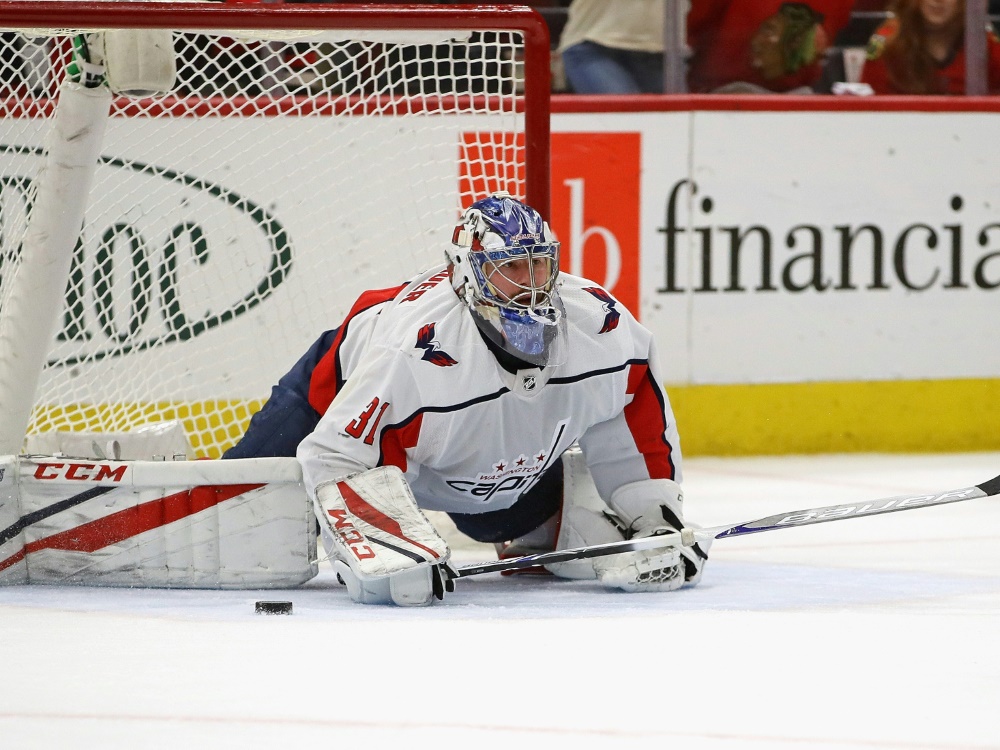 Philipp Grubauer kam ab dem Mitteldrittel zum Einsatz Philipp Grubauer kam ab dem Mitteldrittel zum Einsatz