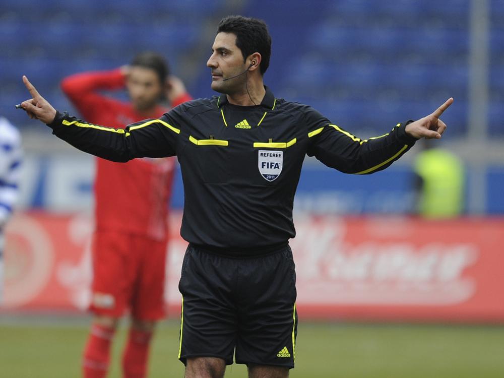 Babak Rafati wird bei Cherundolos Abschiedsspiel pfeifen Babak Rafati wird bei Cherundolos Abschiedsspiel pfeifen
